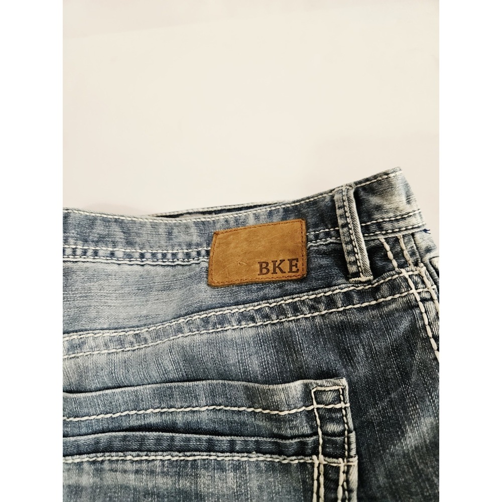 BKE Tyler Straight Leg Jeans Light Wash Distressed Denim Men's Size 38R - Picture 2 of 10